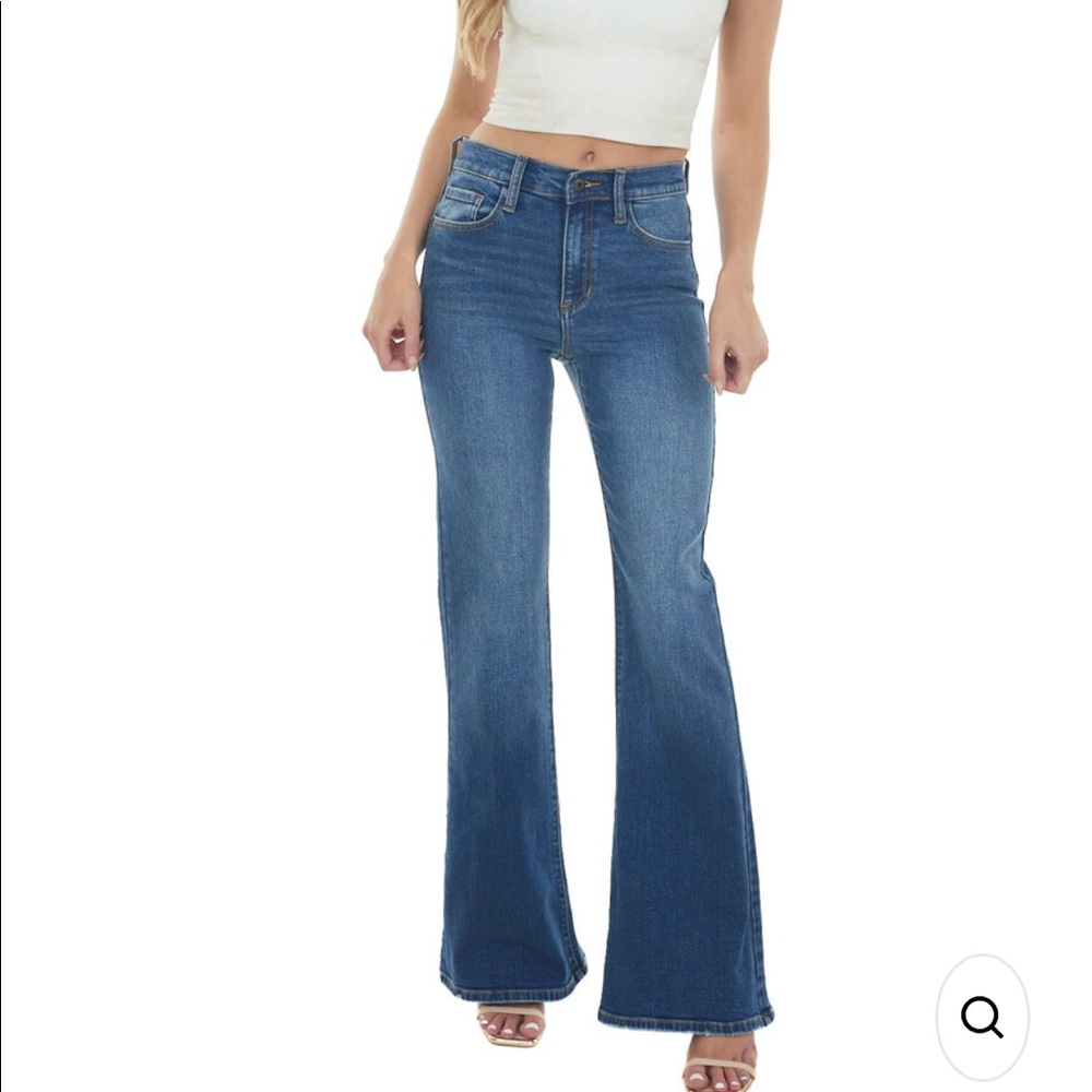 Sneak Peak flare jeans